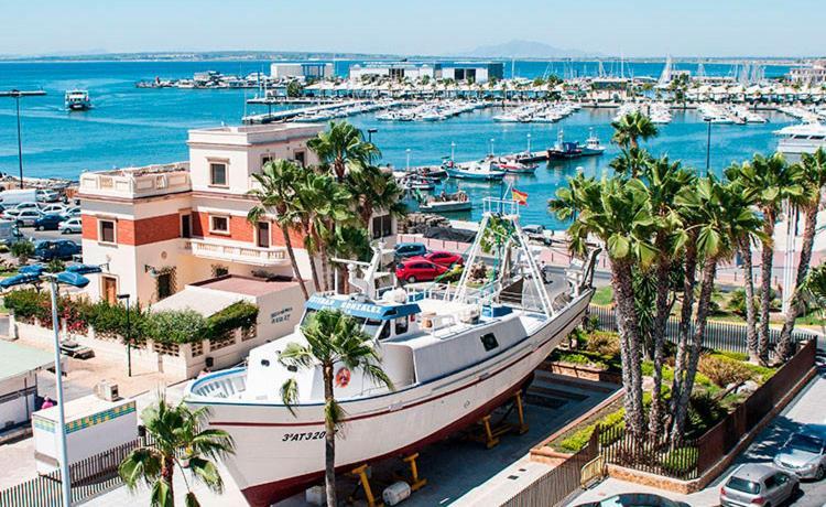 شقة Fantastico Atico Vistas Al Mar ! سانتا بولا المظهر الخارجي الصورة